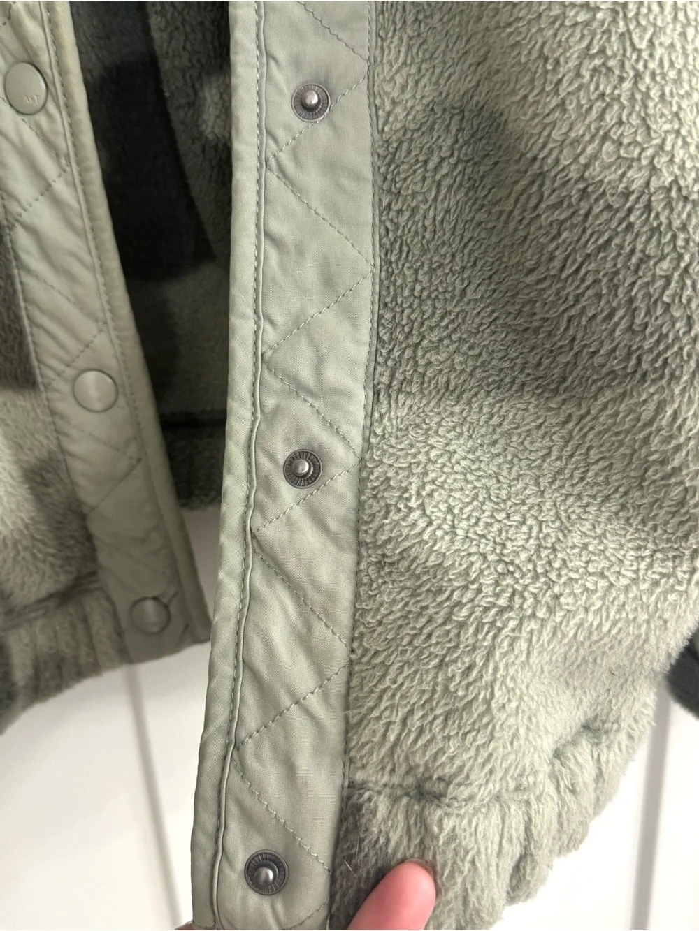 Abercrombie & Fitch Camo Fleece Quilted Snap Jacket Green Size S